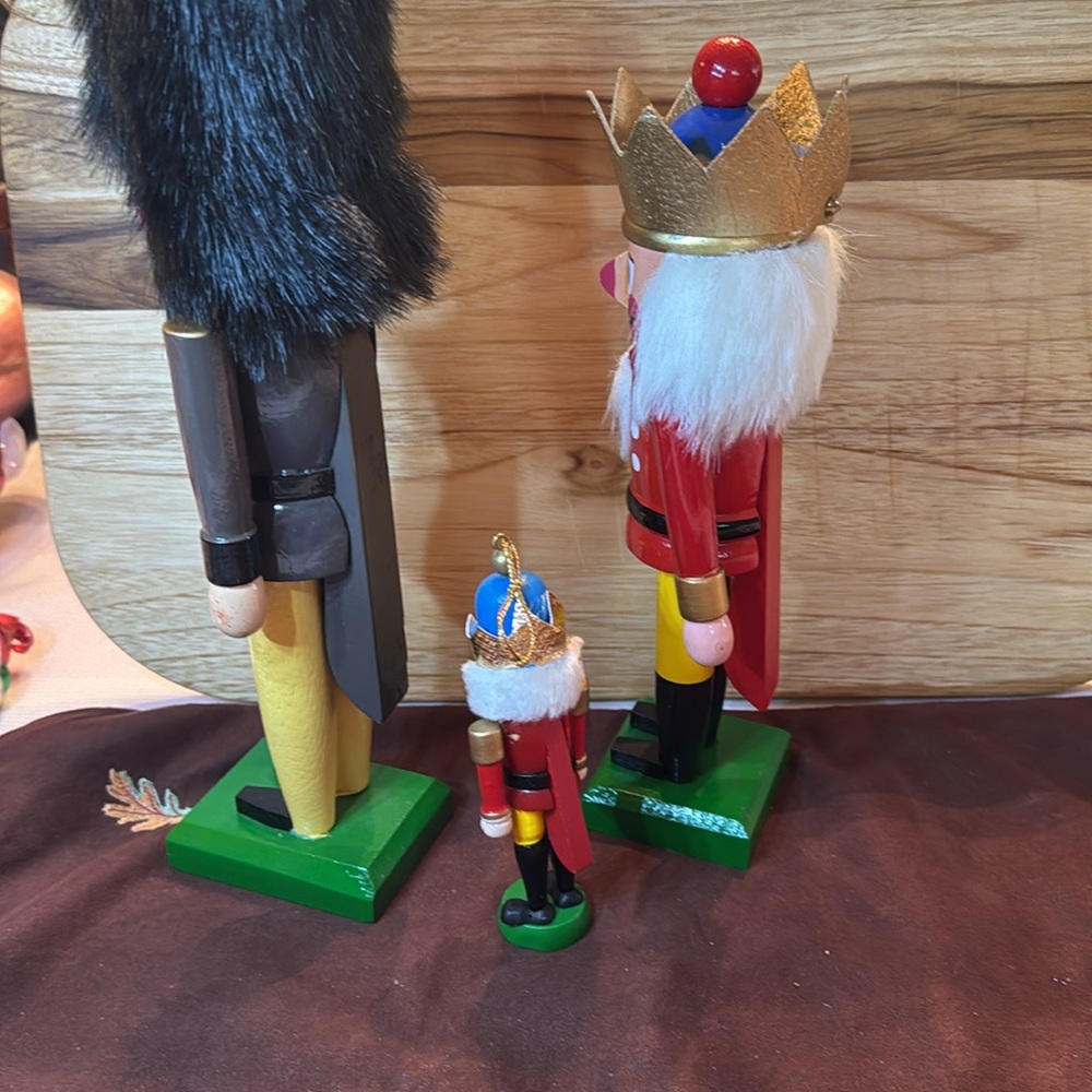 🐈⬛ 3 vintage Enesco nutcrackers - Picture 5 of 7